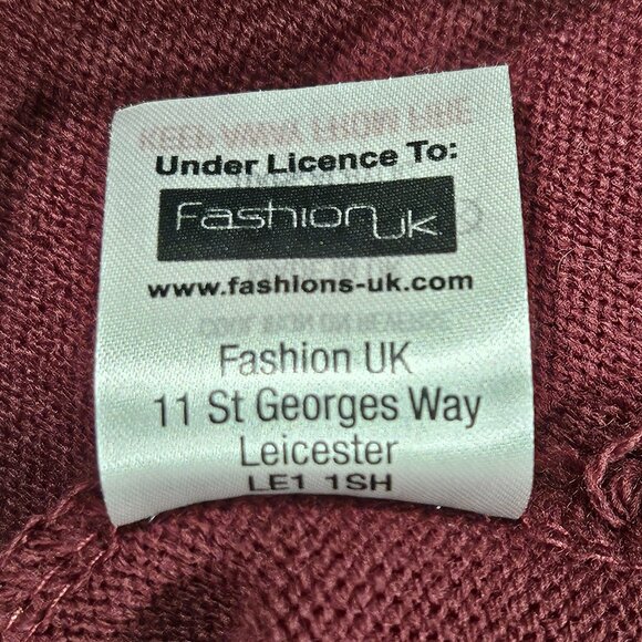 Harry Potter Gryffindor Sweater 7/8 & Madmia Socks Collab Set NWT/NWOT - Picture 10 of 12